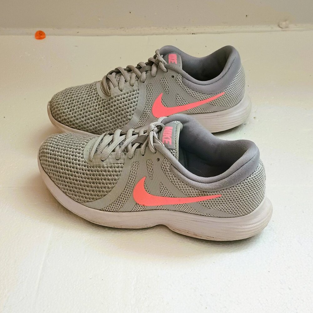 Nike Revolution Running Shoes 8 Women’s Gray Mesh Sneakers